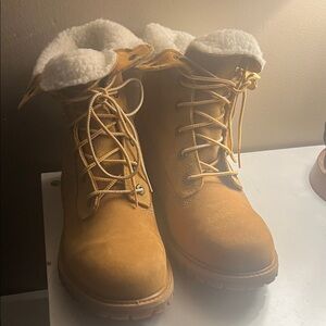 Timberland Tan Shearling-Lined Winter Boots